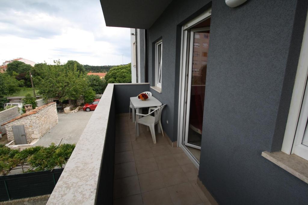 Apartments Tena With Private Parking PUY Rom bilde