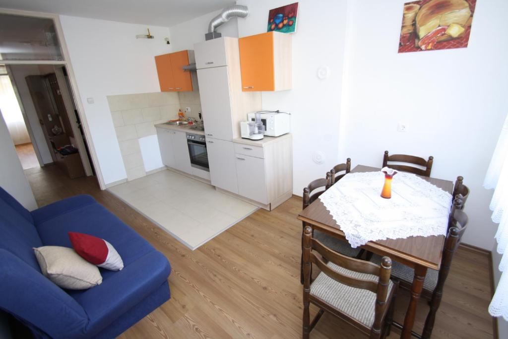 Apartments Tena With Private Parking PUY Rom bilde