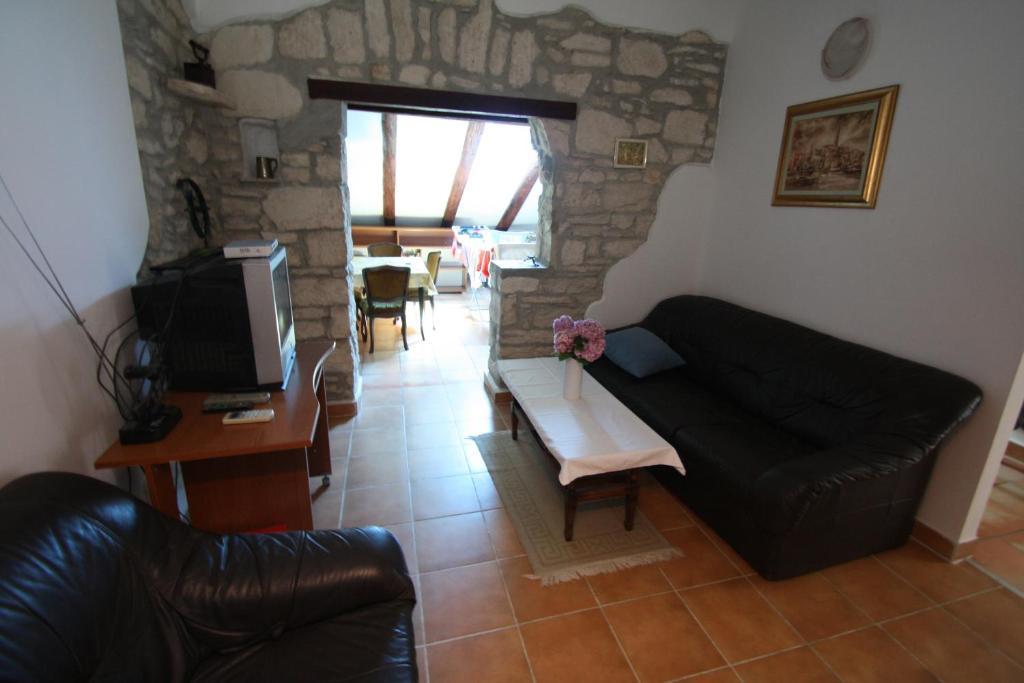 Apartments Tena With Private Parking PUY Rom bilde